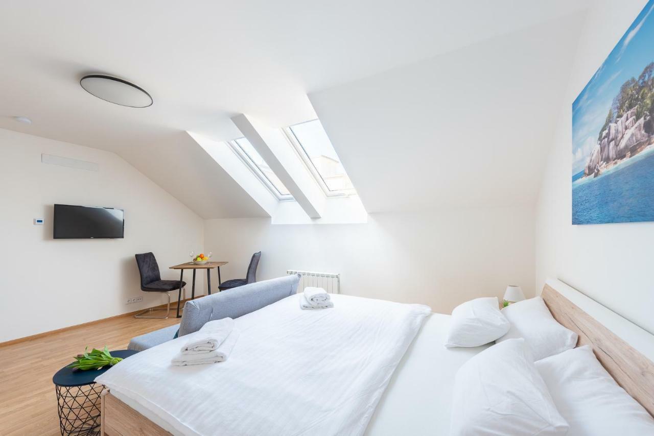 Ferdinand Apartment Prag Exterior foto